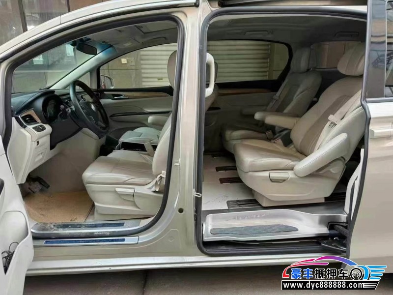 19年别克GL8轿车抵押车出售