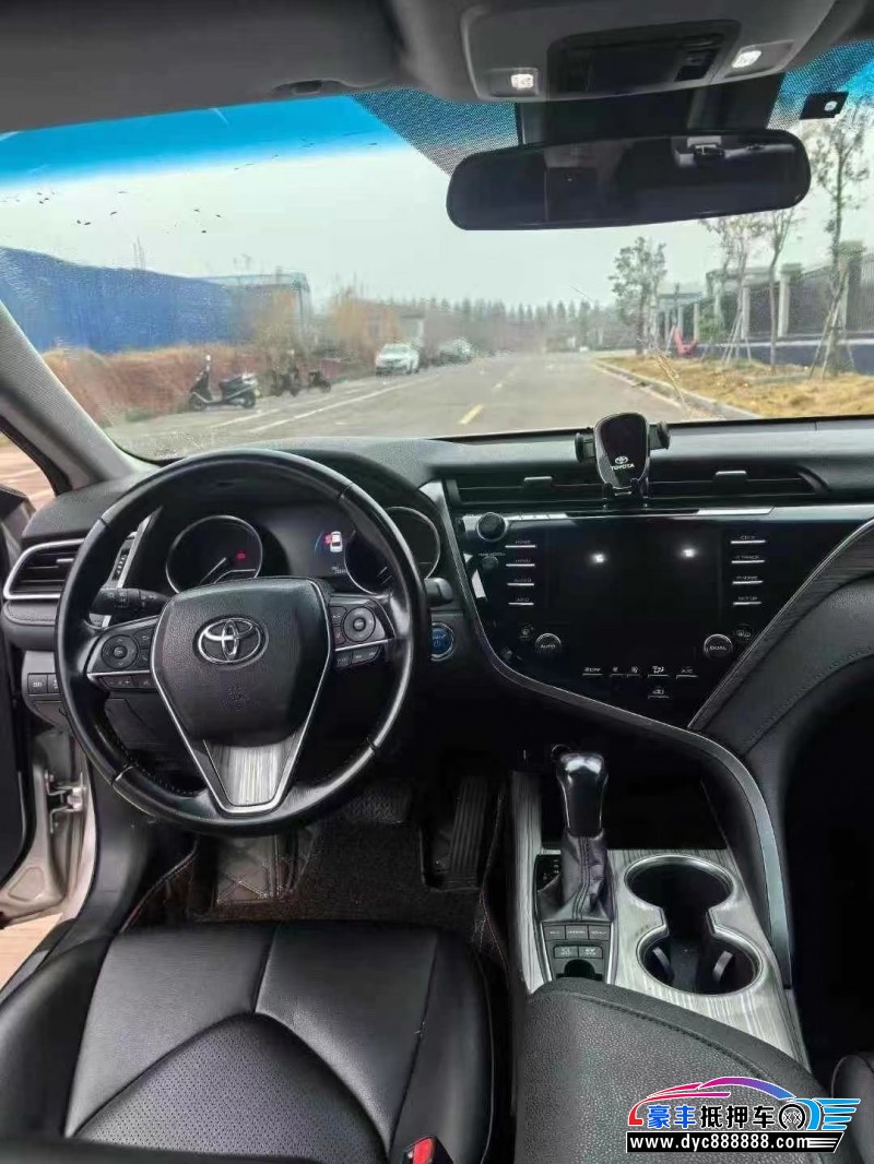 18年丰田凯美瑞轿车抵押车出售