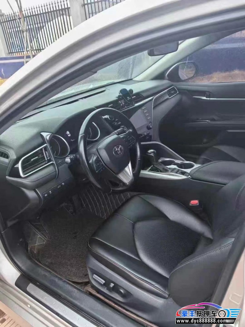 18年丰田凯美瑞轿车抵押车出售