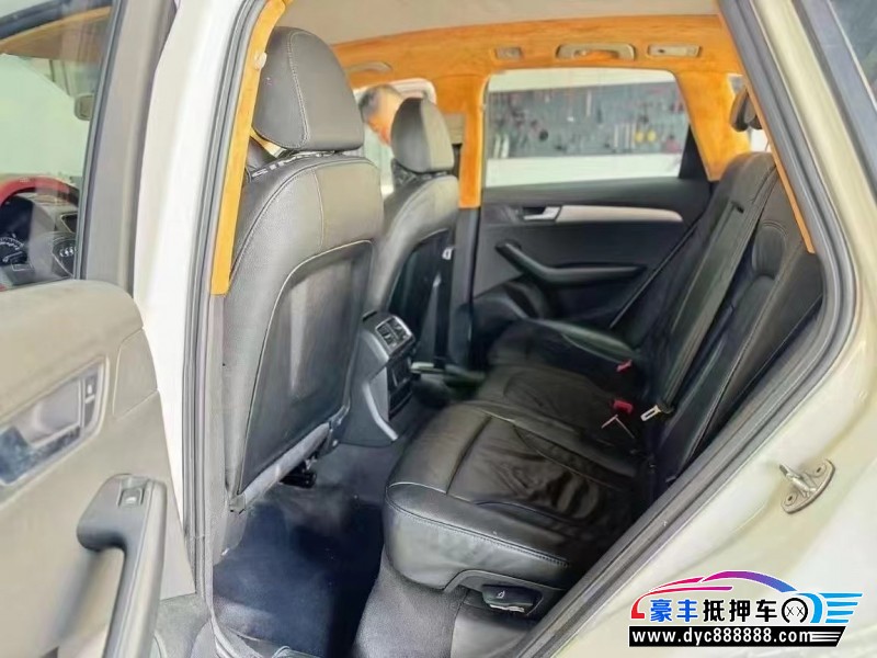 12年奥迪Q5轿车抵押车出售