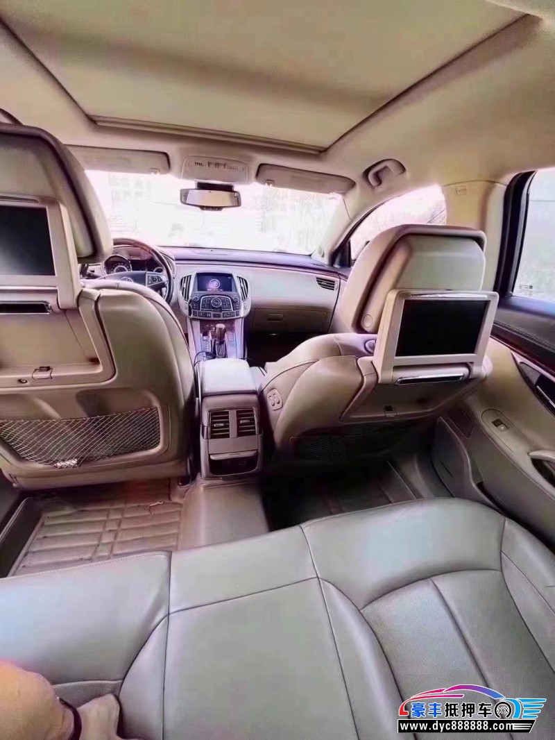 11年别克君越轿车抵押车出售