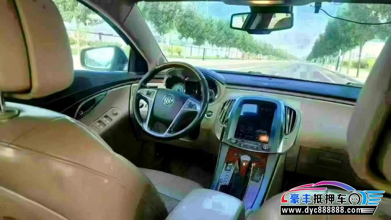 13年别克君越轿车抵押车出售