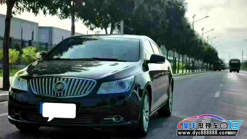 13年别克君越轿车抵押车出售