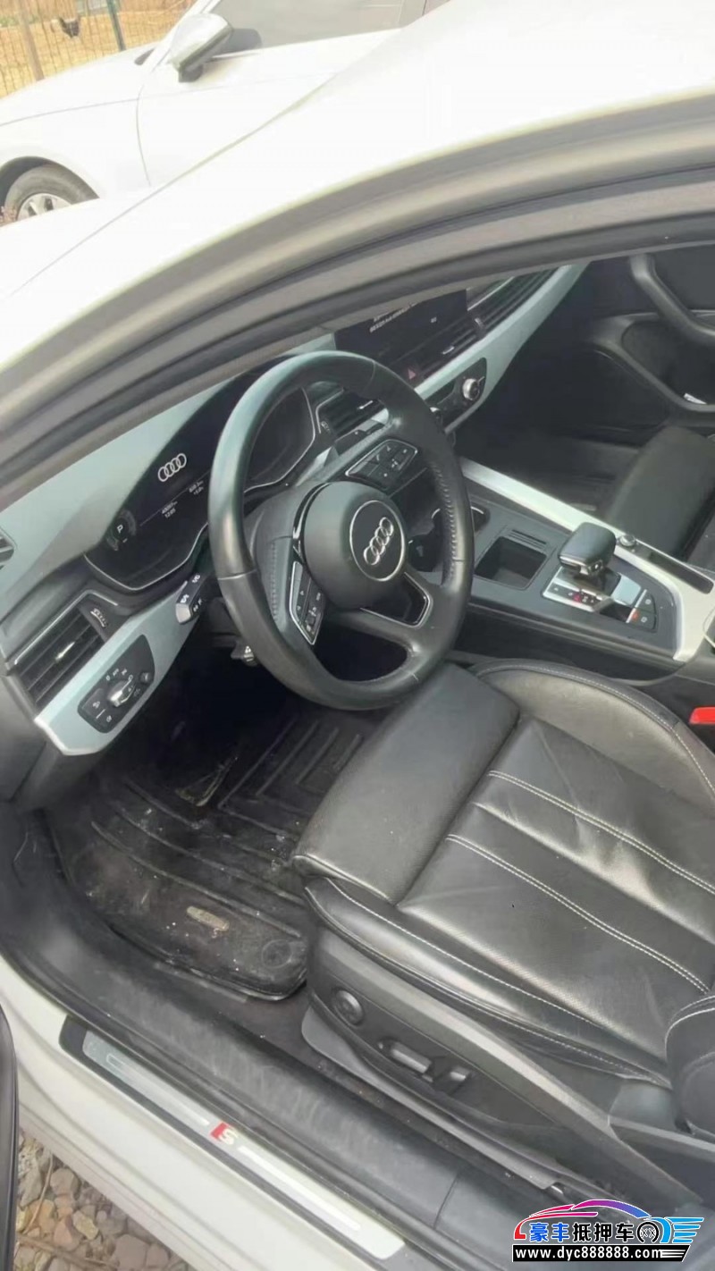 22年奥迪A4L轿车抵押车出售