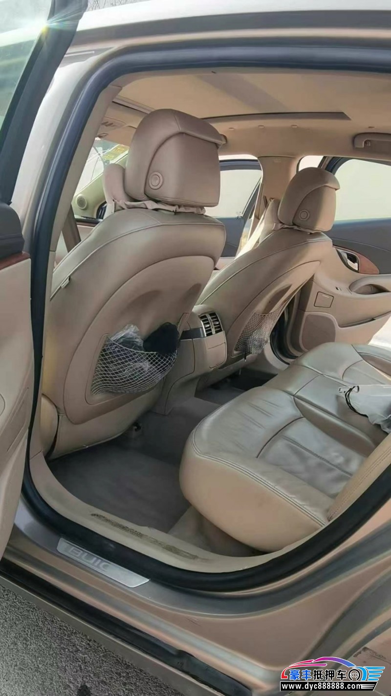 11年别克君越轿车抵押车出售