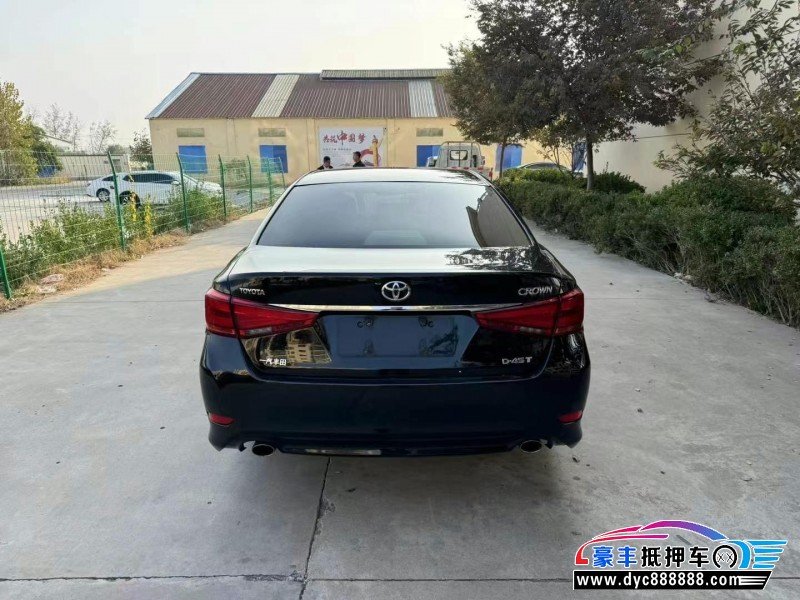 19年丰田皇冠轿车抵押车出售