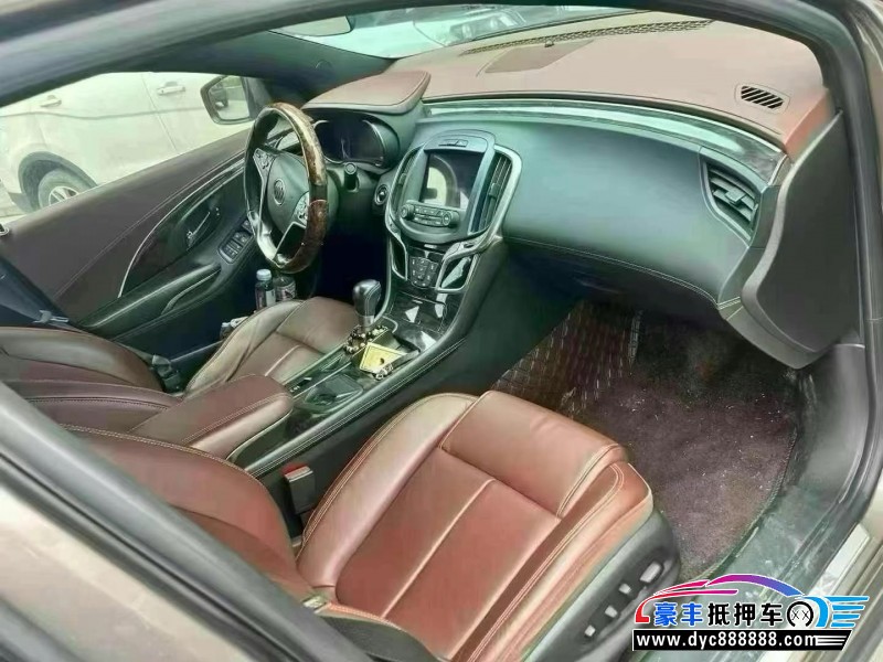 15年别克君越轿车抵押车出售