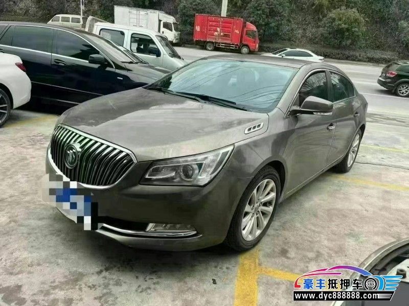 15年别克君越轿车抵押车出售