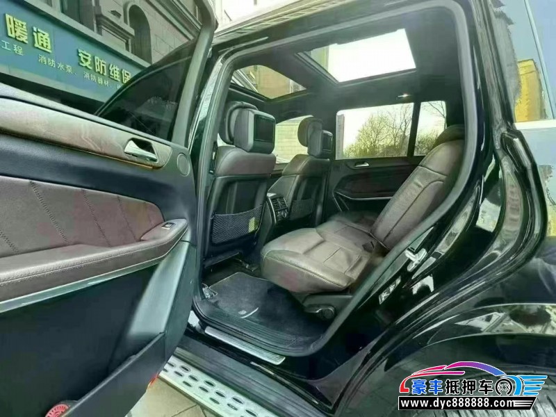 15年奔驰GL轿车抵押车出售