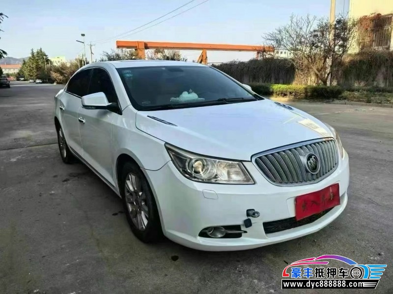 13年别克君越轿车抵押车出售