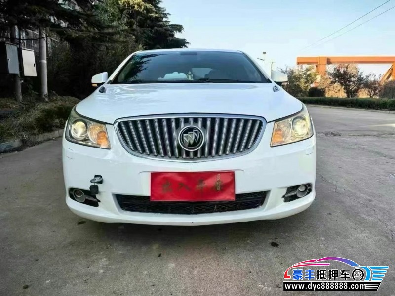 13年别克君越轿车抵押车出售