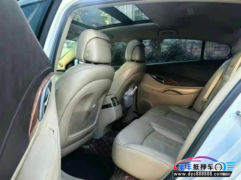 13年别克君越轿车抵押车出售