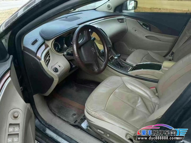 11年别克君越轿车抵押车出售