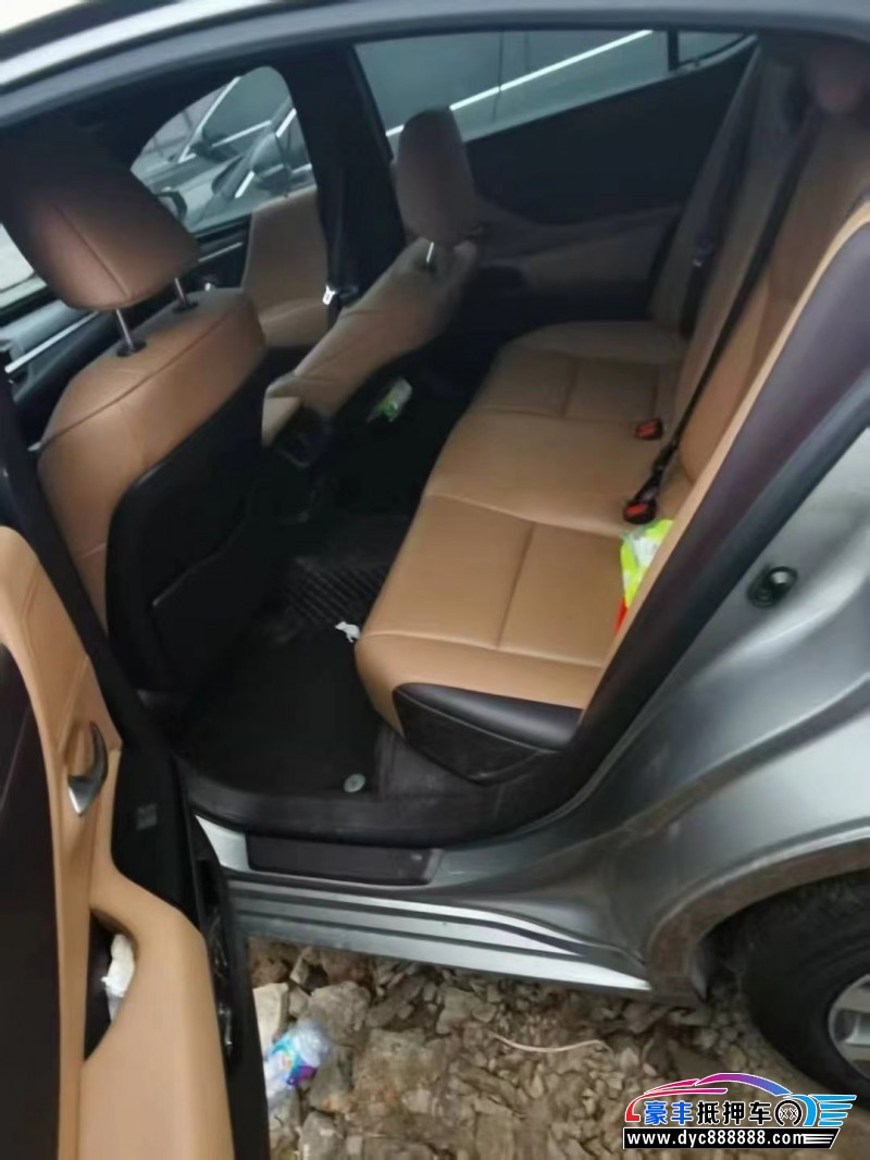 20年雷克萨斯ES轿车抵押车出售