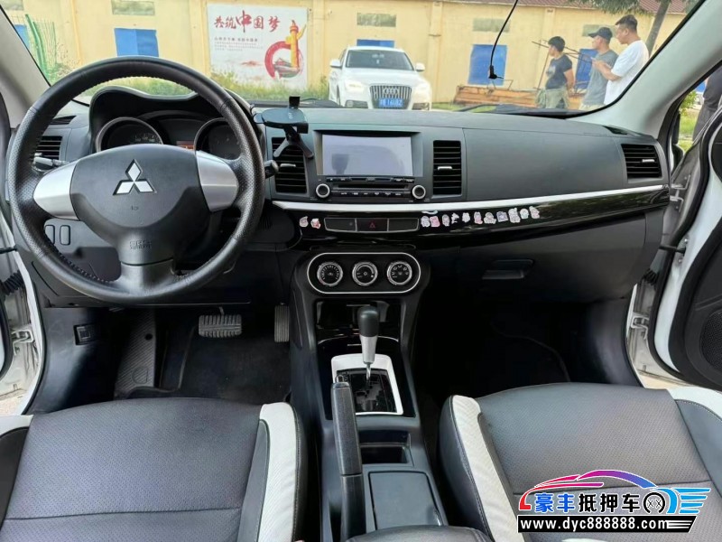 17年三菱翼神轿车抵押车出售