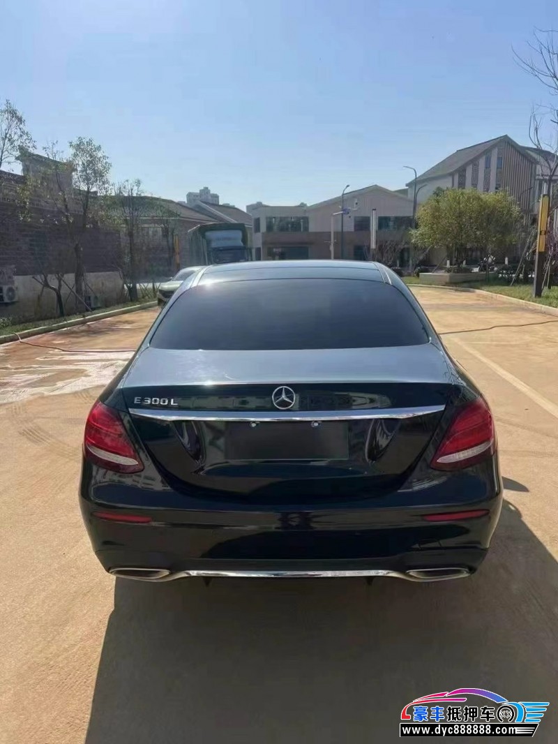18年奔驰E轿车抵押车出售