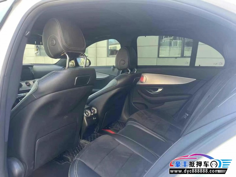 17年奔驰E轿车抵押车出售