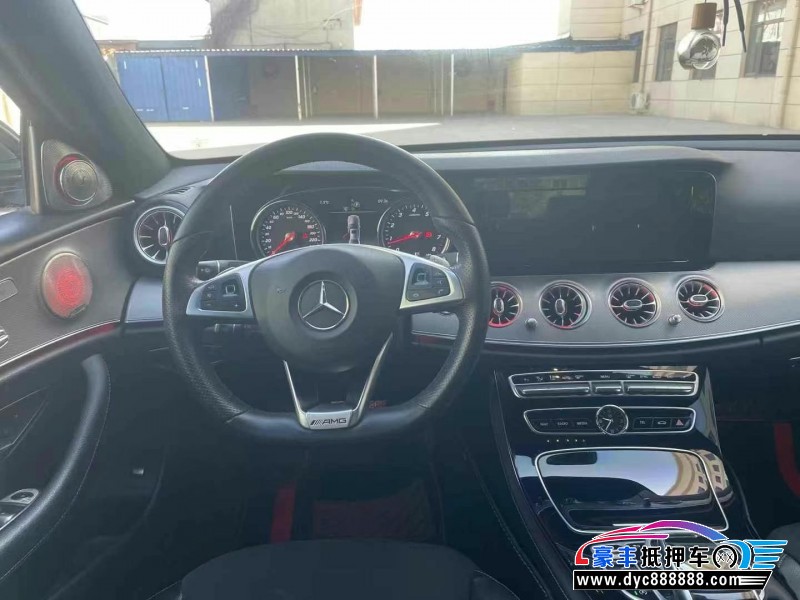 17年奔驰E轿车抵押车出售