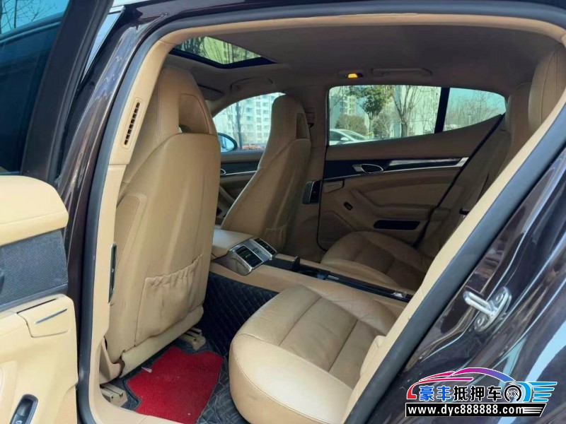 10年保时捷帕纳梅拉跑车抵押车出售