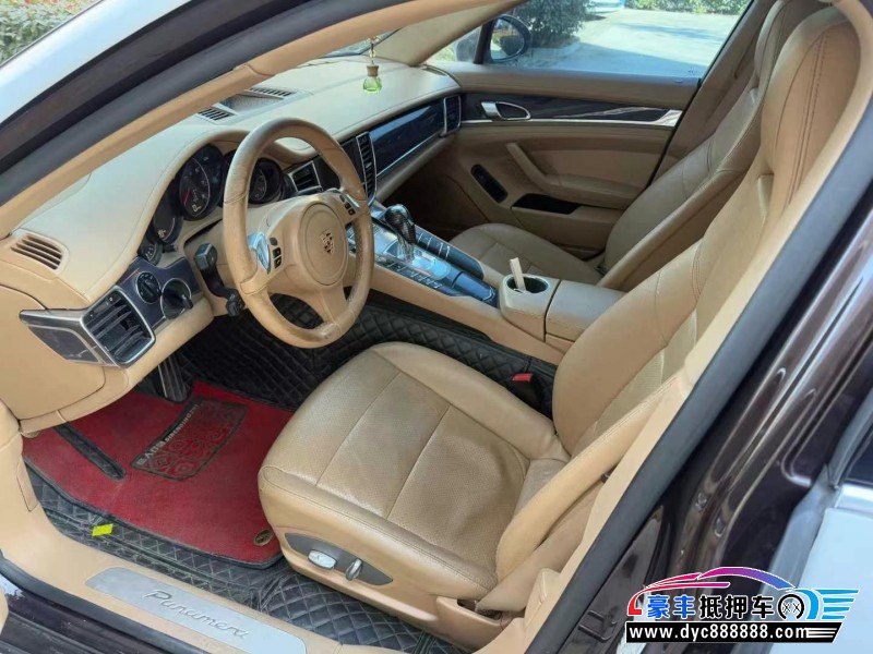 10年保时捷帕纳梅拉跑车抵押车出售