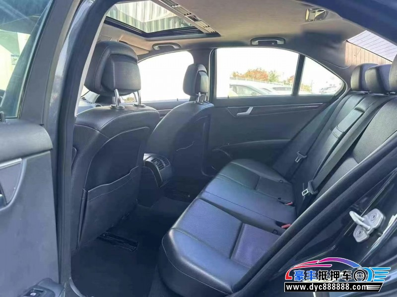 13年奔驰C轿车抵押车出售