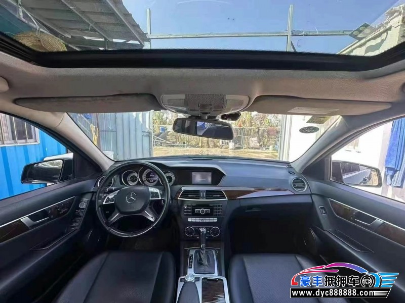13年奔驰C轿车抵押车出售
