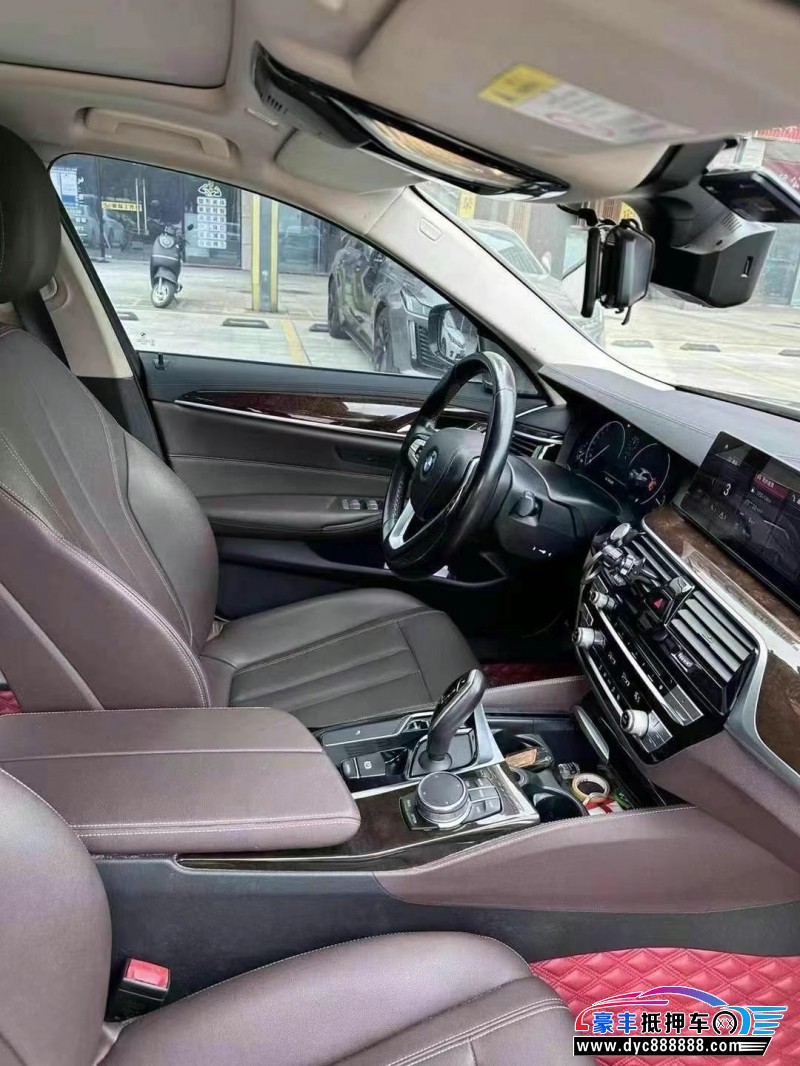 19年宝马5系轿车抵押车出售