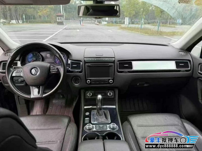 16年大众途锐轿车抵押车出售