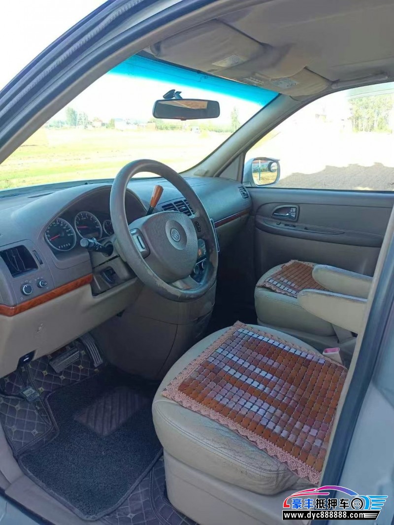 11年别克GL8轿车抵押车出售