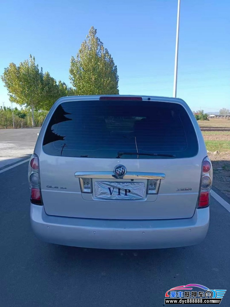 11年别克GL8轿车抵押车出售