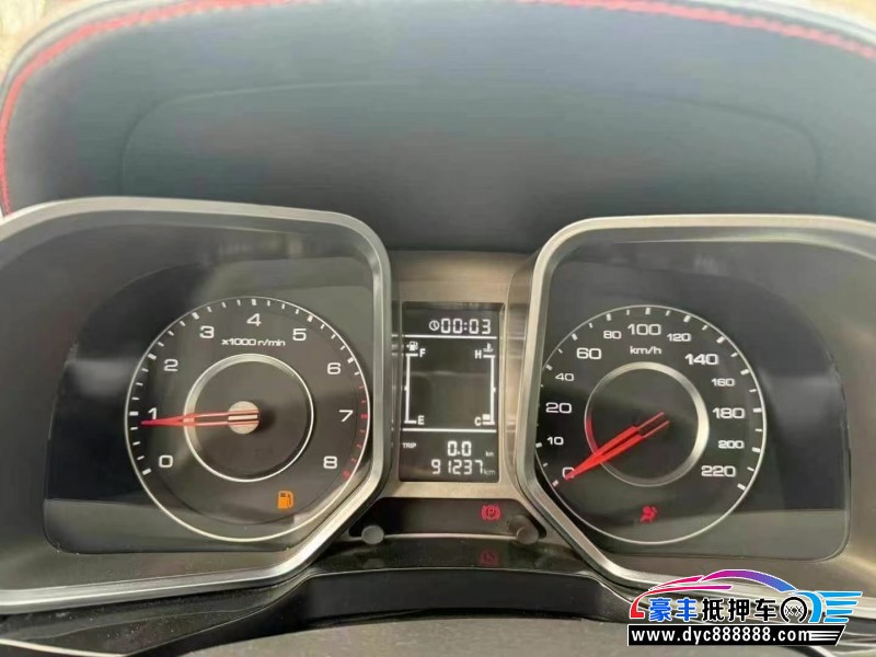 15年众泰大迈X5轿车抵押车出售