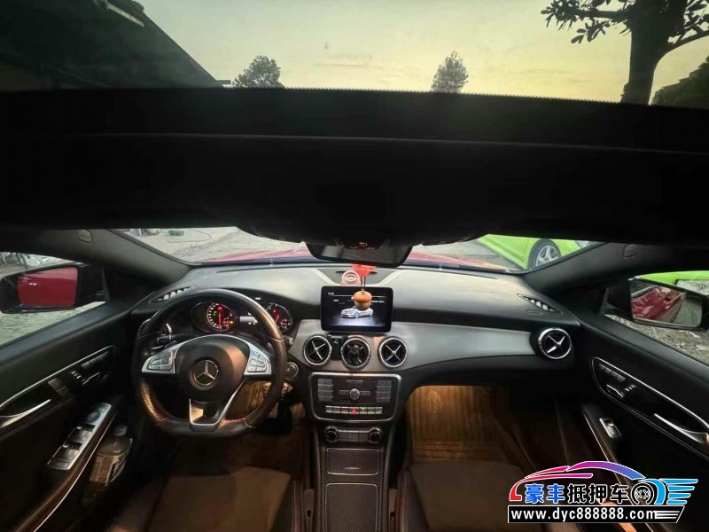 18年奔驰CLA轿车抵押车出售