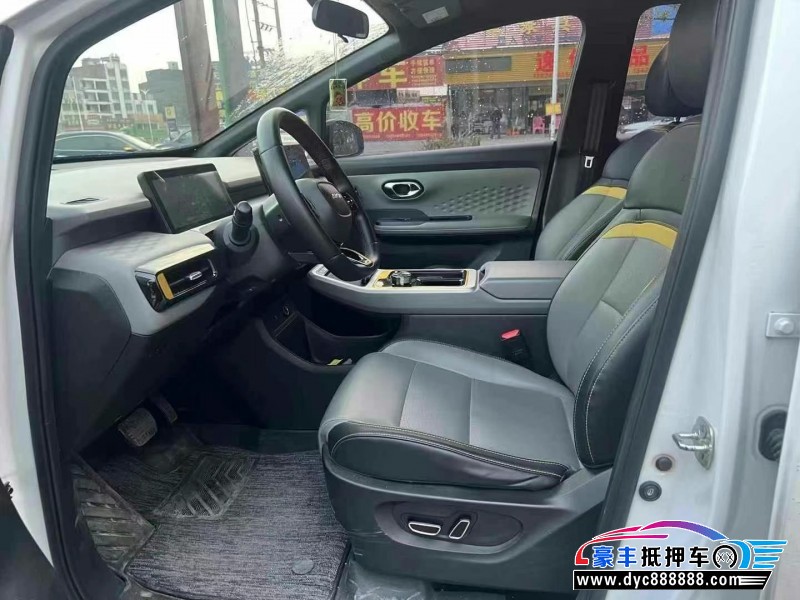 22年埃安Y70轿车抵押车出售