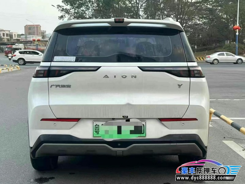 22年埃安Y70轿车抵押车出售