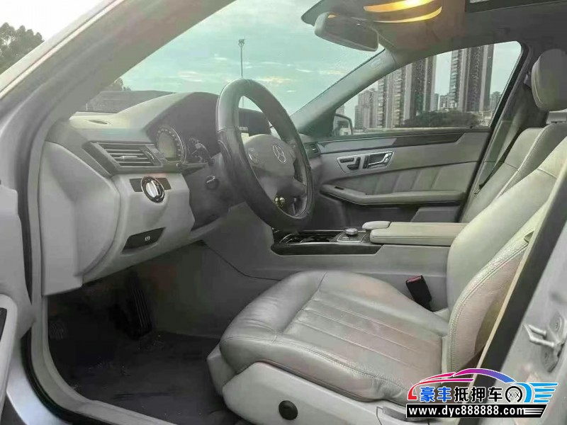 10年奔驰E轿车抵押车出售