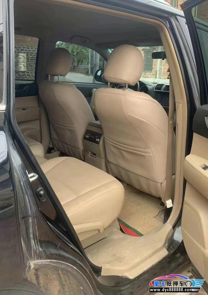 14年丰田汉兰达轿车抵押车出售