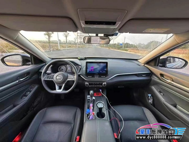 23年日产天籁轿车抵押车出售