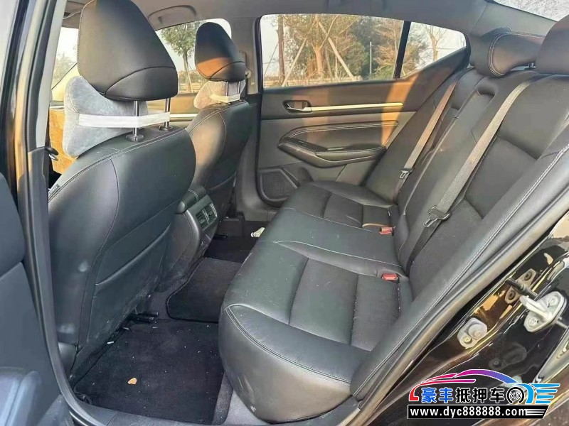 23年日产天籁轿车抵押车出售