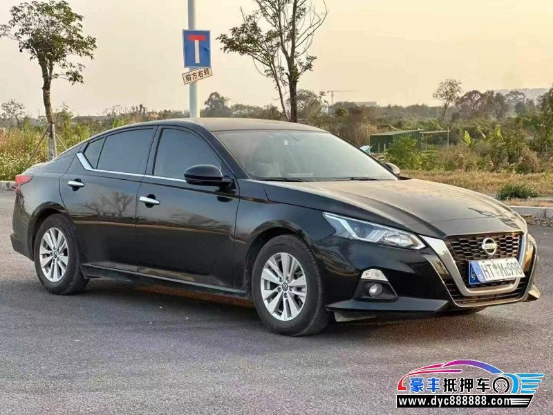 23年日产天籁轿车抵押车出售