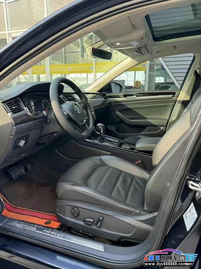 17年大众辉昂轿车抵押车出售