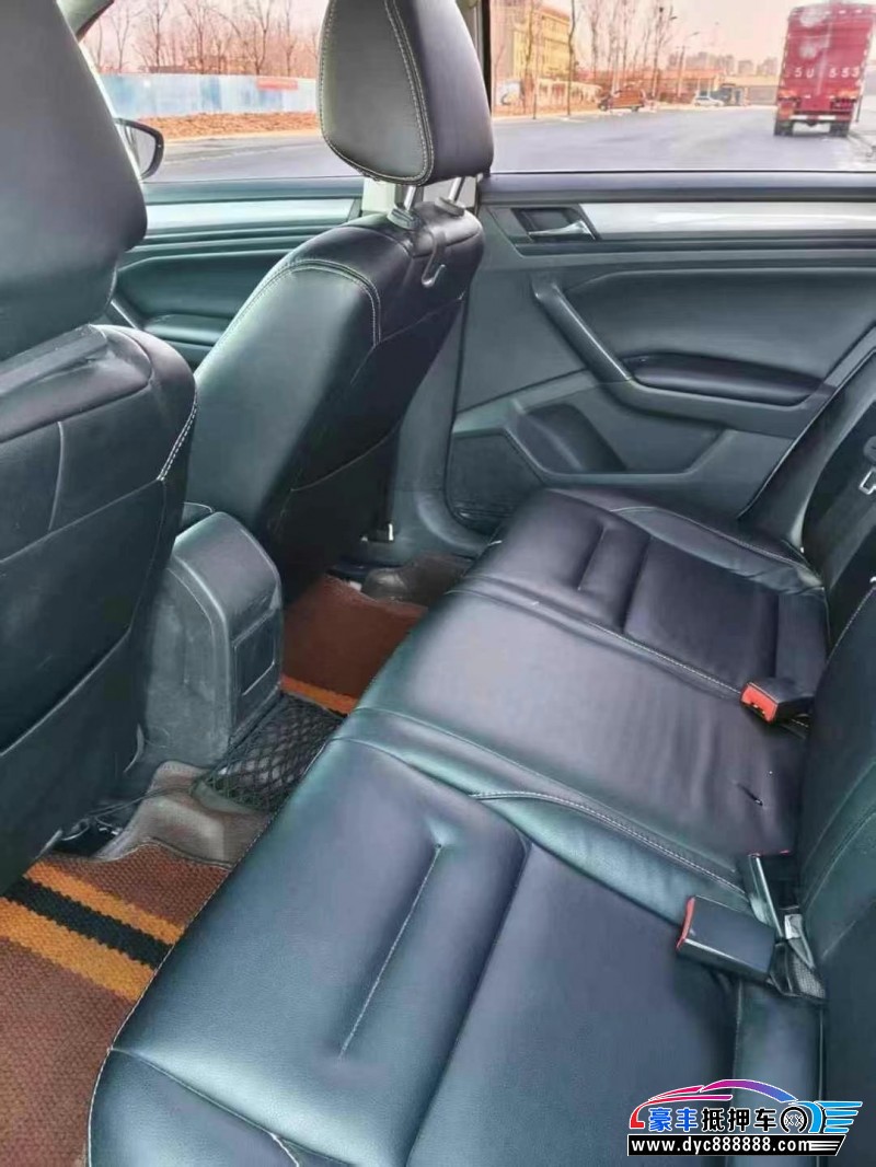 18年大众宝来轿车抵押车出售