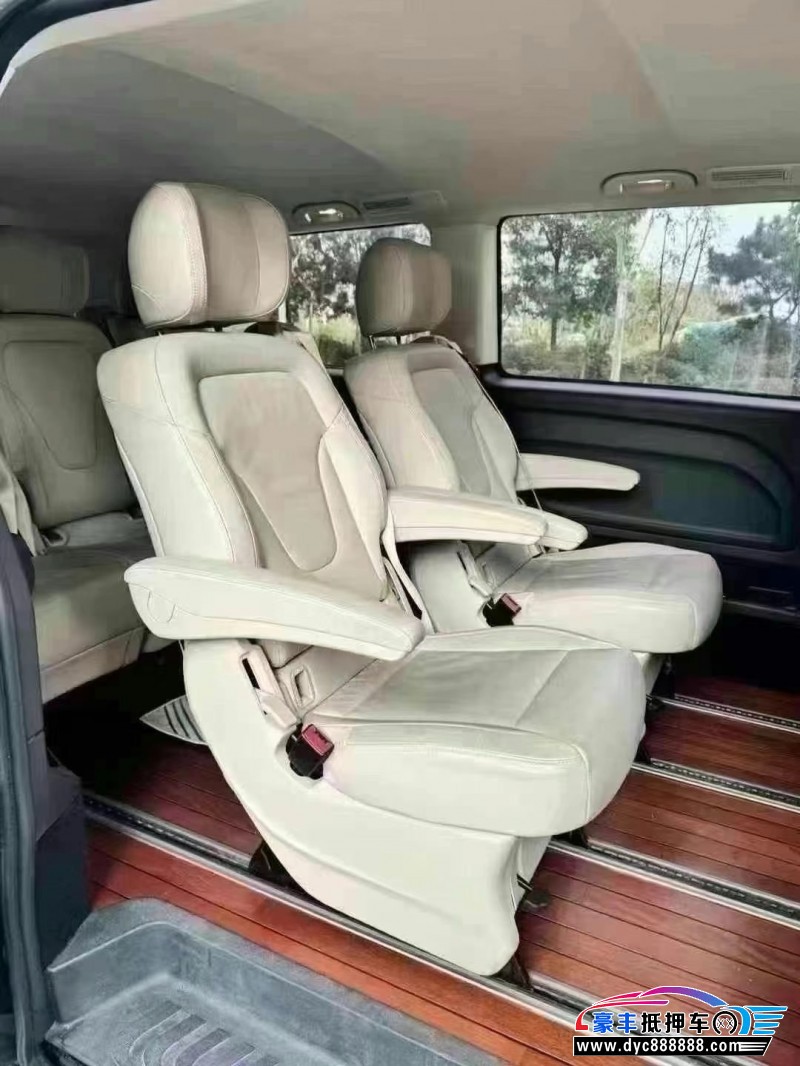 19年奔驰威霆(进口)轿车抵押车出售