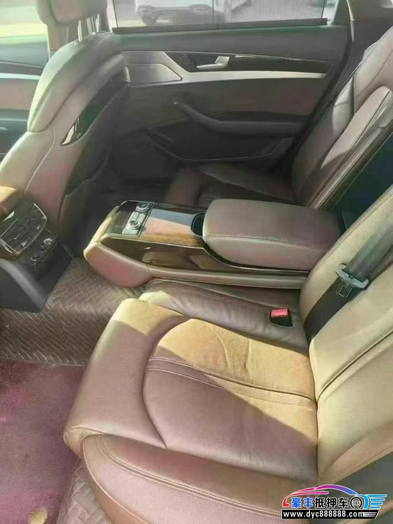 17年奥迪A8L轿车抵押车出售