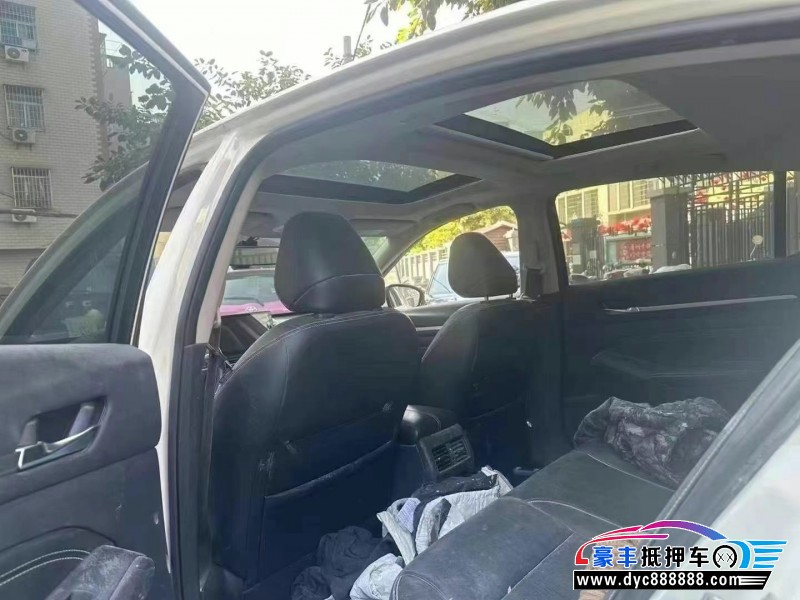 19年日产天籁轿车抵押车出售