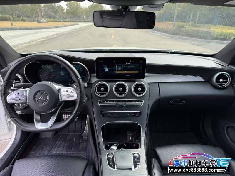 19年奔驰C轿车抵押车出售