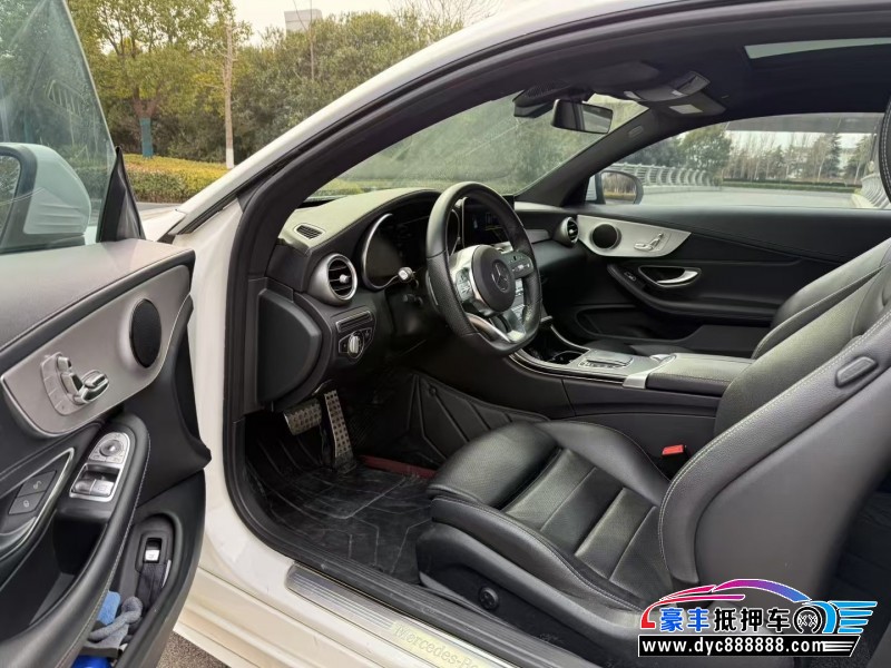 19年奔驰C轿车抵押车出售