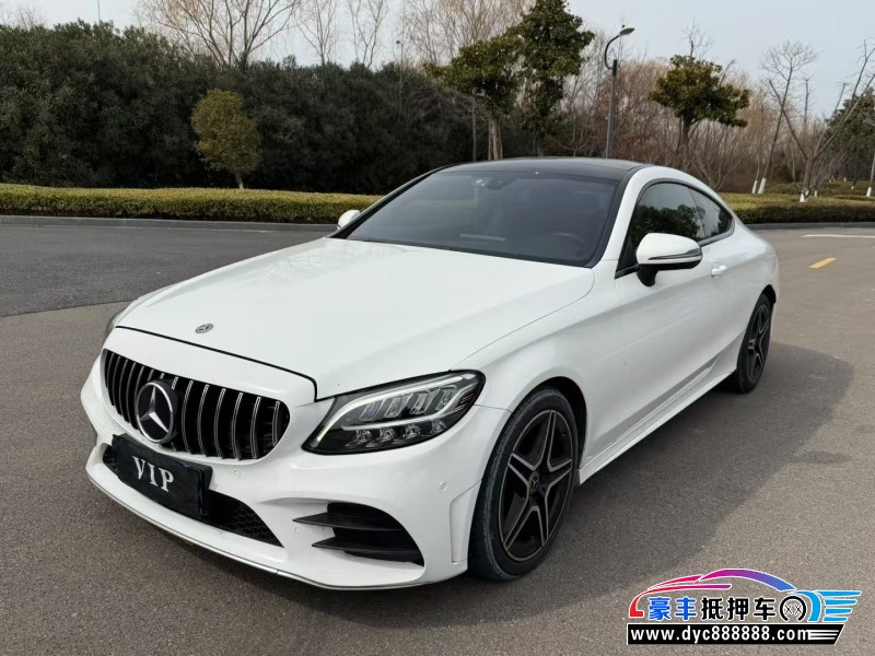 19年奔驰C轿车抵押车出售