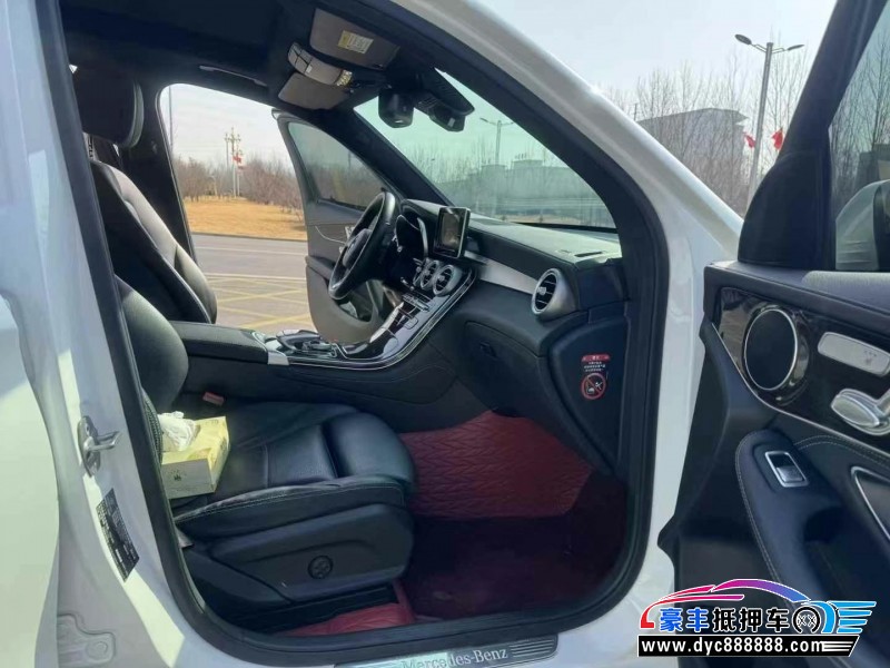 19年奔驰GLC轿车抵押车出售