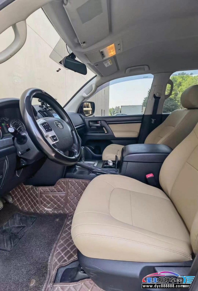 15年丰田兰德酷路泽（陆巡）轿车抵押车出售