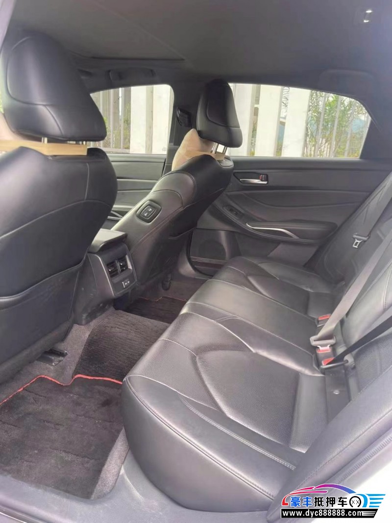 22年丰田亚洲龙轿车抵押车出售